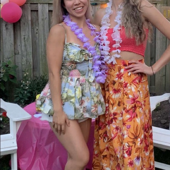 H&M Hawaiian blouse top - Picture 2 of 7